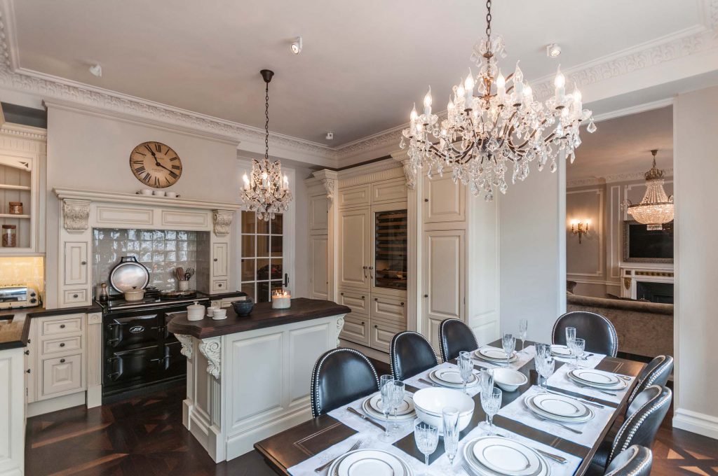 Dining_Room_Chandelier_Details_Style_Cover_Home_House_Place_Obscure_Abstract_Kitchen_Secretcape_Colour_Luxury_Art_Interiordesign_London_Delux_Lights_Grand_Home_Interior_Elegant