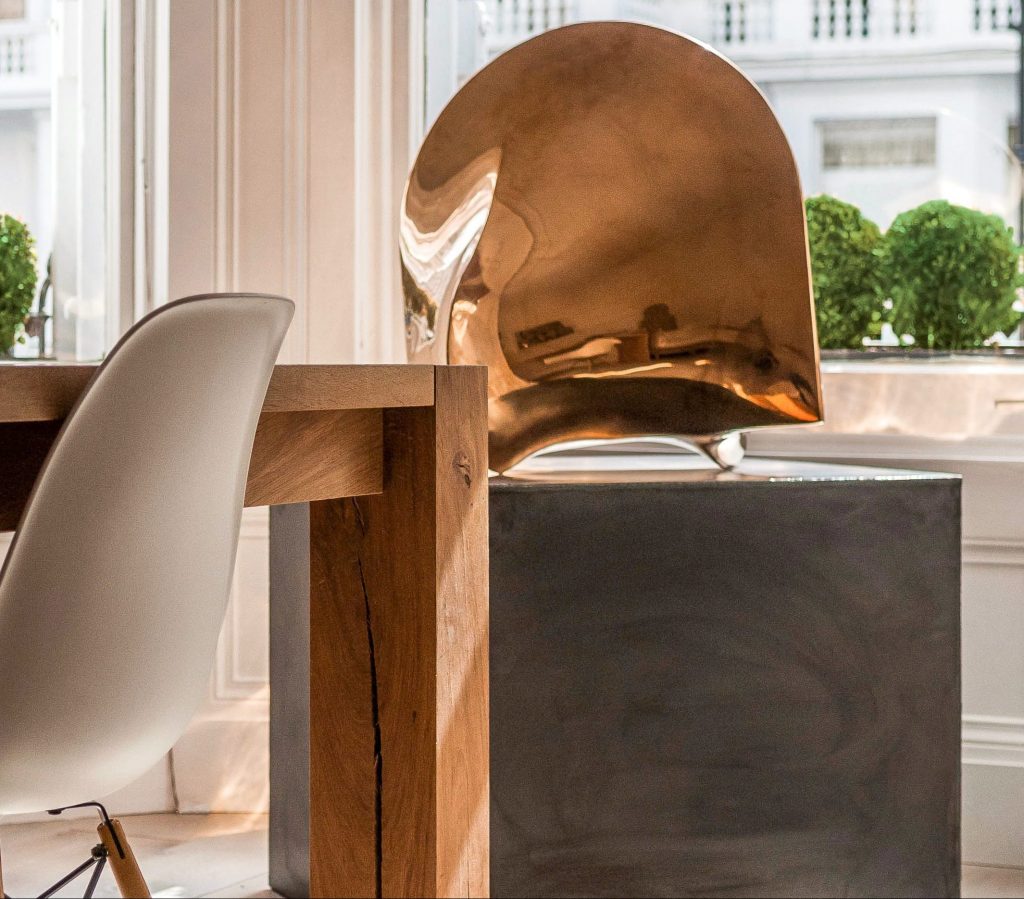 Gold_Wood_Chair_Contemporary_Living_Dining_Chandelier_Details_Style_Living_Cover_Home_House_Place_Obscure_Abstract_Secretcape_Colour_Luxury_Art_Interiordesign_London_Delux_Lights_Grand_Interior_Elegant